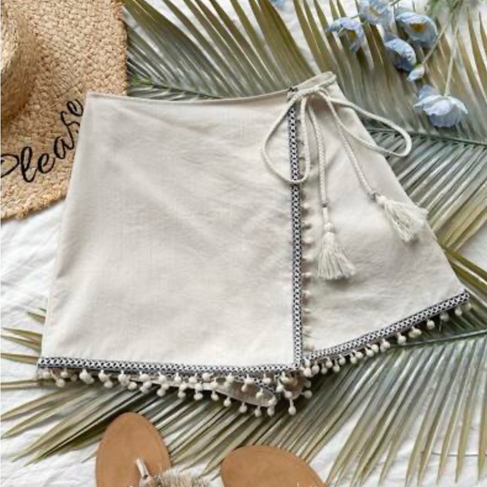 SHEIN Cream High Waist Shorts with Tassels medium